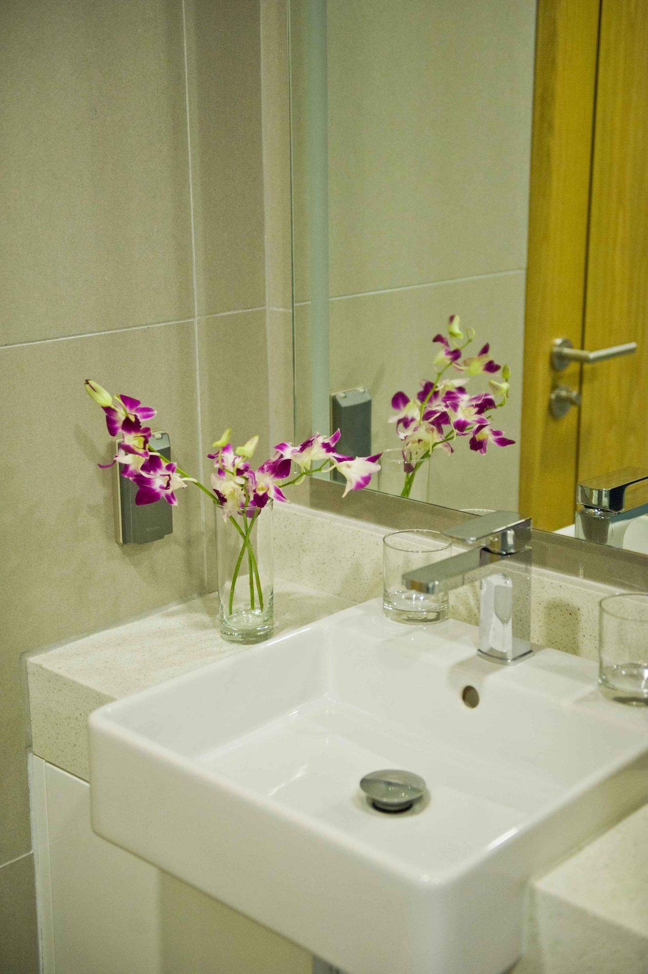 Ocean Stone Apartment Phuket ภายนอก รูปภาพ